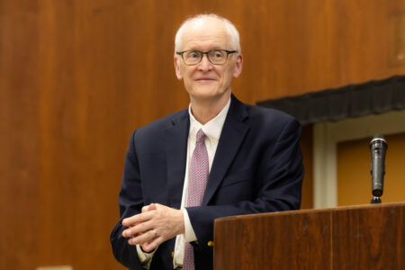ハーバード大学教授 Pro. Simon C. Robsonをお招きし、近畿大学医学部にて招待講演を開催しました